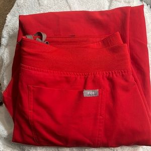 Red pop figs, Zamora joggers